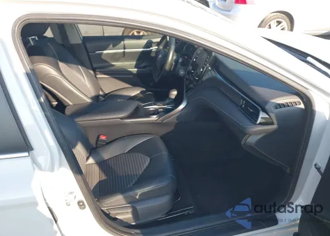 2022 Toyota Camry Se/Se Nightshade Edition z USA, uszkodzony, nr VIN 4T1G11AK2NU037158